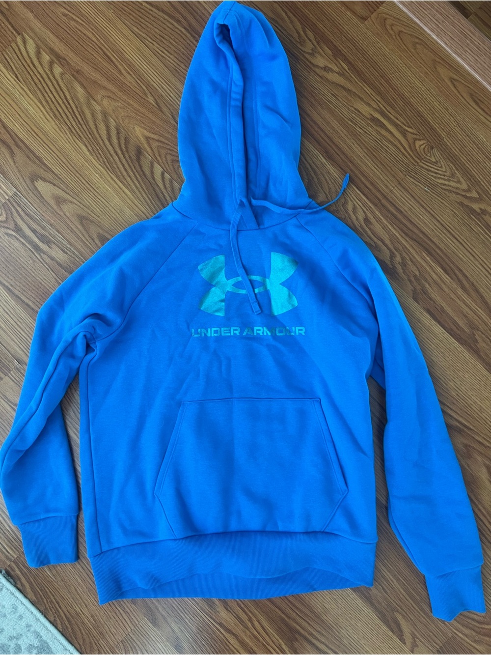 Like new womens medium Under Armour hoodie